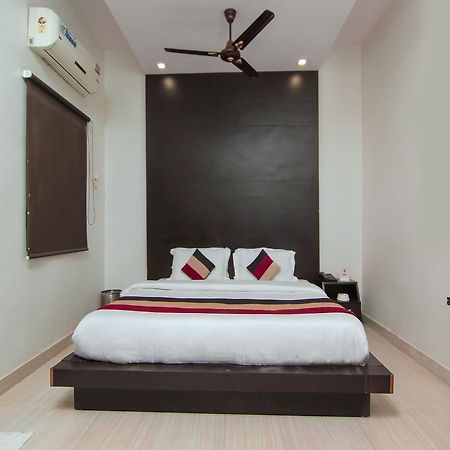 Oyo 1358 Hotel Crossroad 勒克瑙 外观 照片