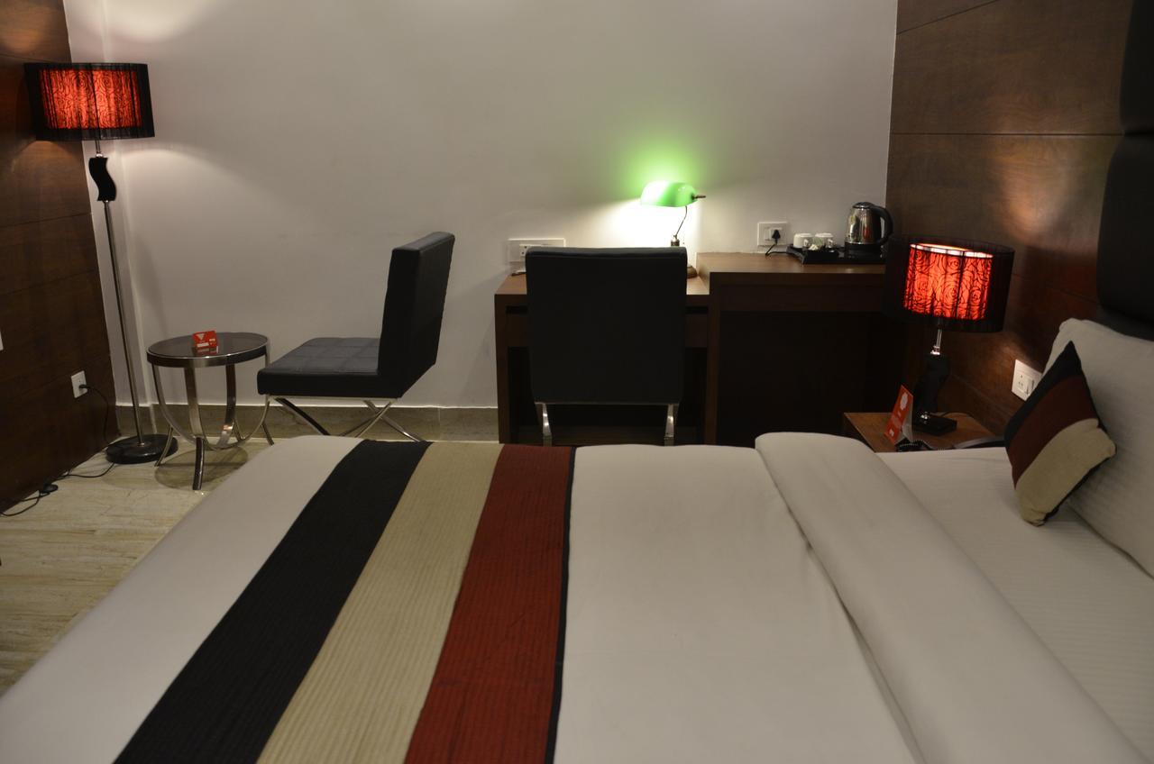 Oyo 1358 Hotel Crossroad 勒克瑙 外观 照片