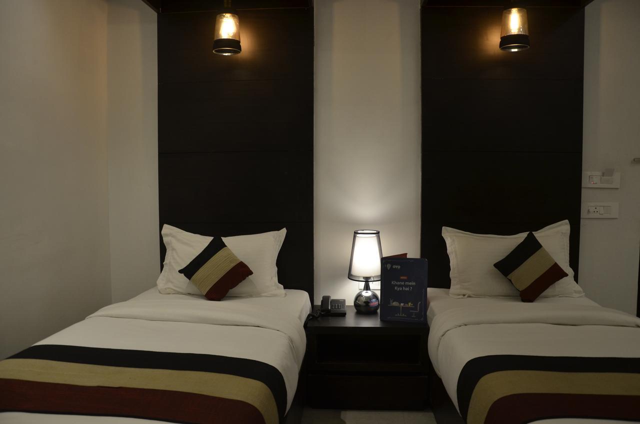 Oyo 1358 Hotel Crossroad 勒克瑙 外观 照片