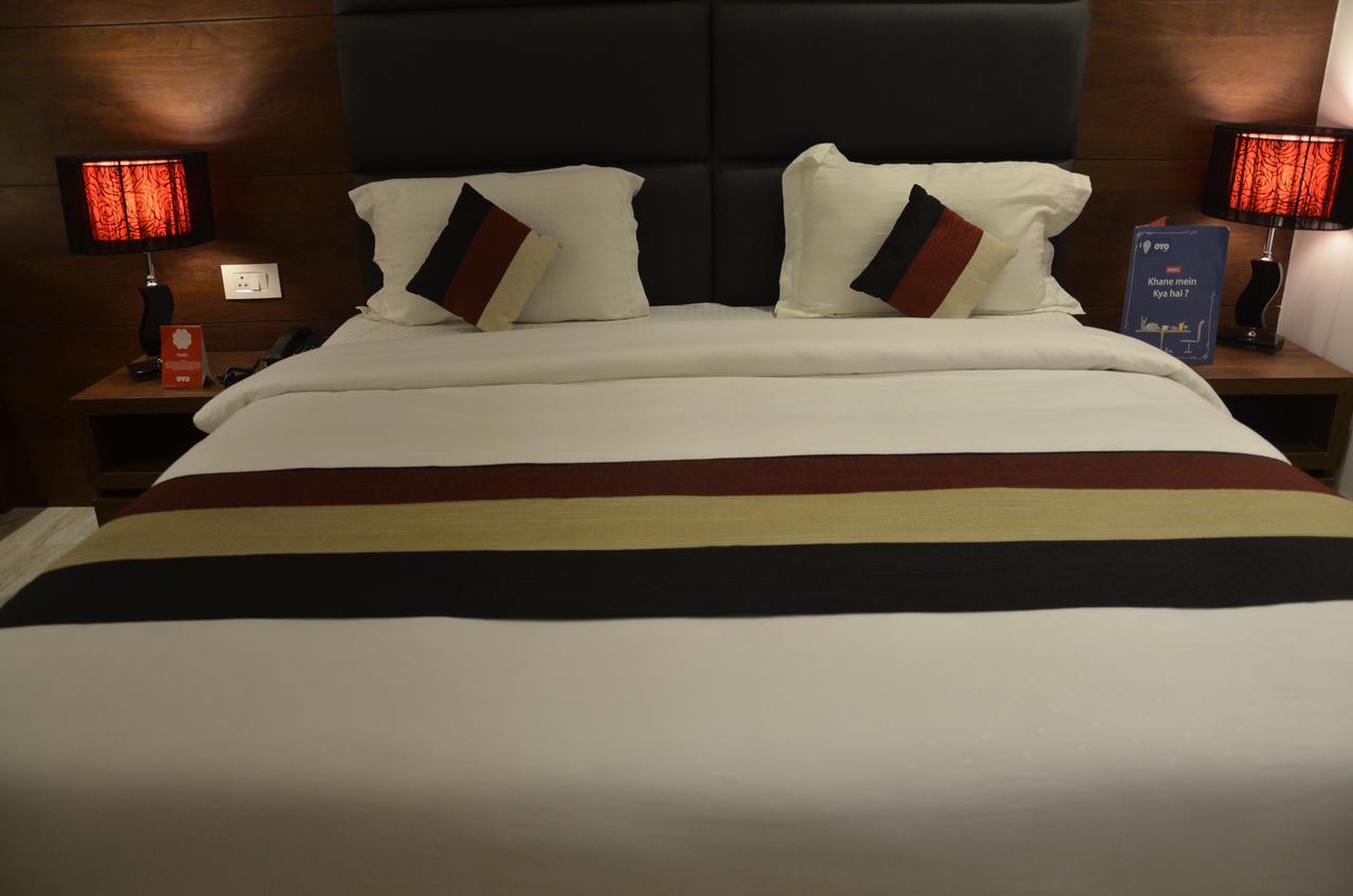 Oyo 1358 Hotel Crossroad 勒克瑙 外观 照片