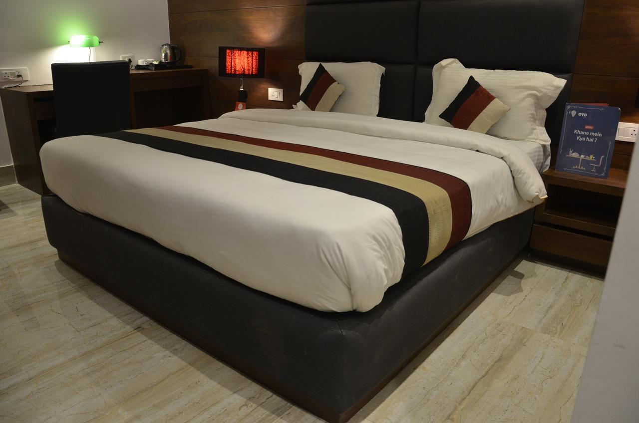 Oyo 1358 Hotel Crossroad 勒克瑙 外观 照片