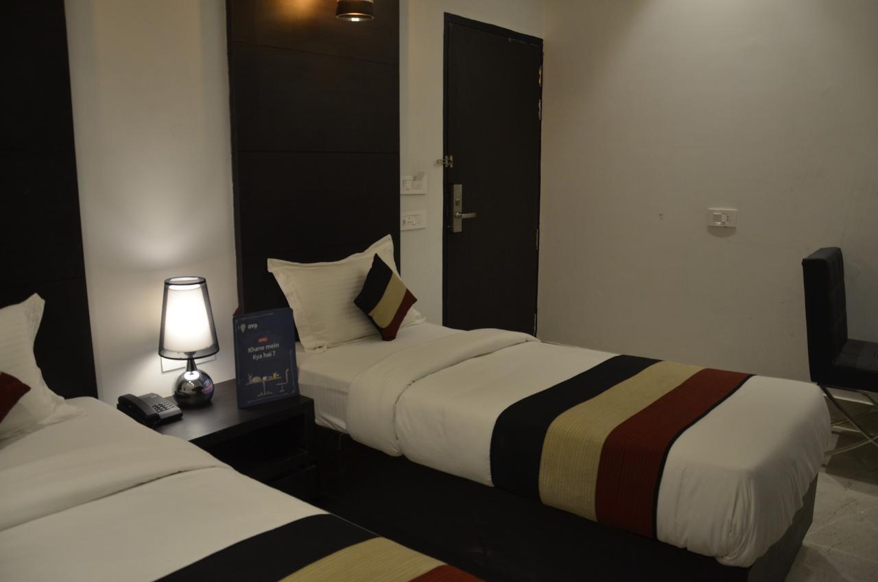 Oyo 1358 Hotel Crossroad 勒克瑙 外观 照片