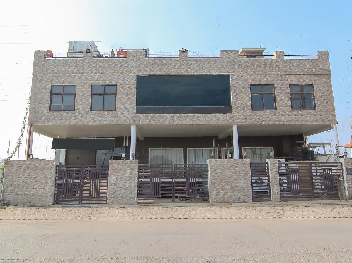 Oyo 1358 Hotel Crossroad 勒克瑙 外观 照片