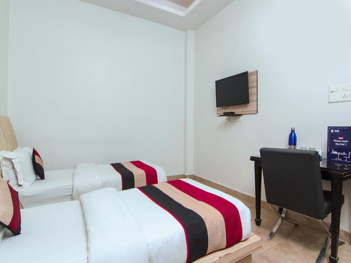 Oyo 1358 Hotel Crossroad 勒克瑙 外观 照片