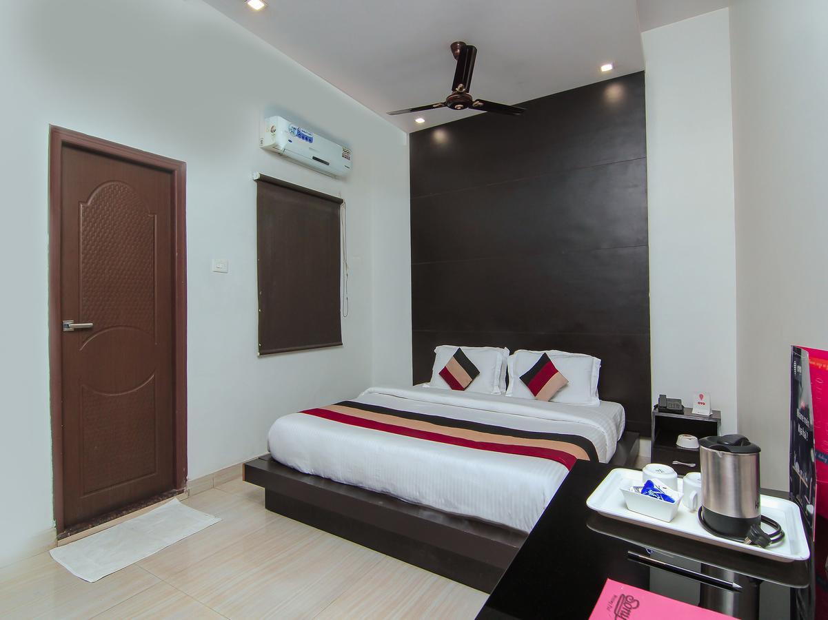 Oyo 1358 Hotel Crossroad 勒克瑙 外观 照片