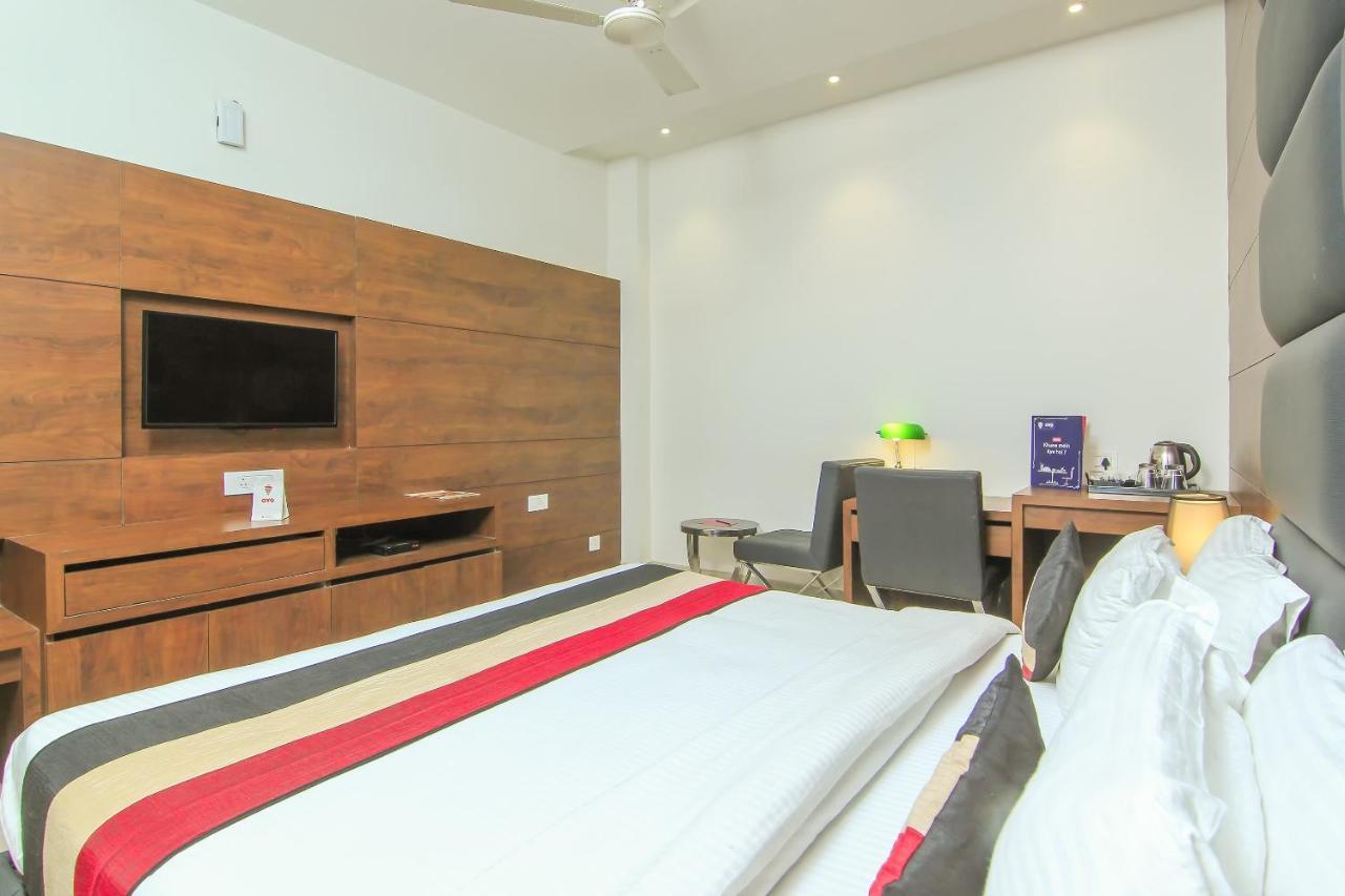 Oyo 1358 Hotel Crossroad 勒克瑙 外观 照片